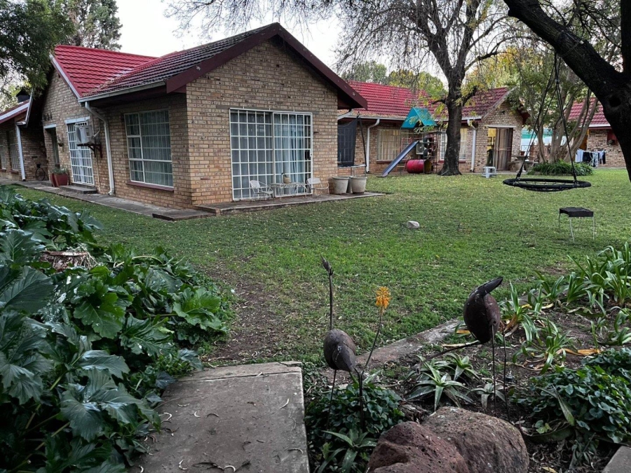 4 Bedroom Property for Sale in Bloemhof North West